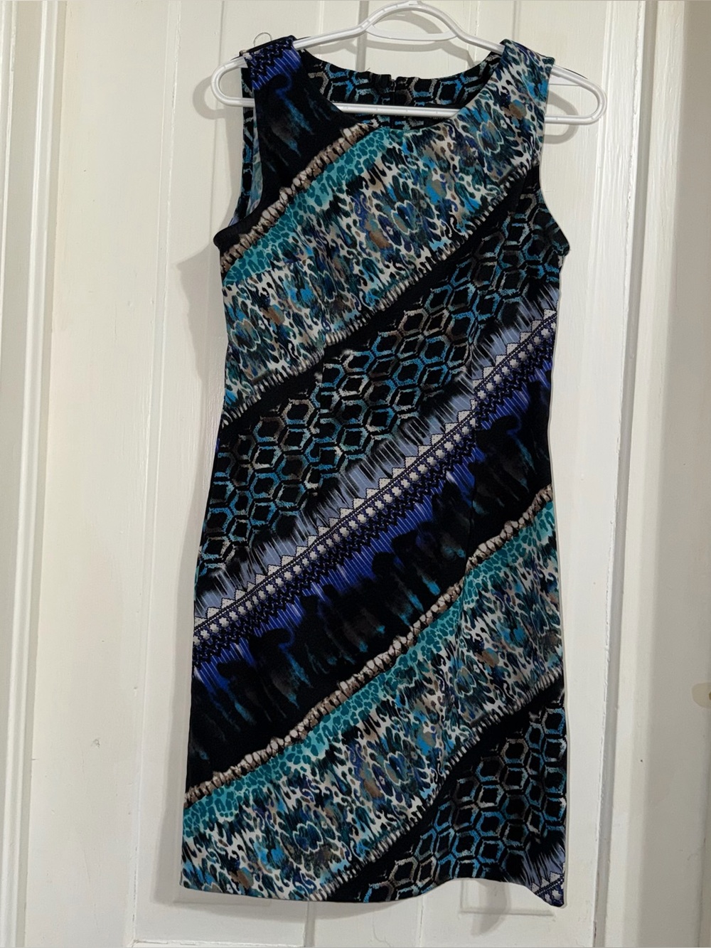 Women's size 6 dress Sleeveless Blue Patterned Shift Dress - Teal & Black
